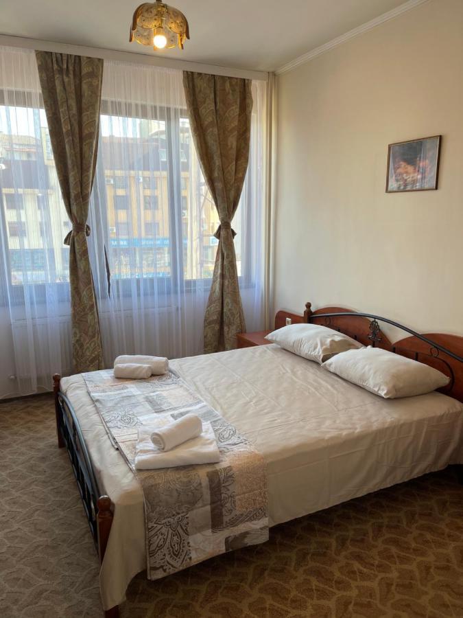Хотел Сокол Plovdiv Esterno foto