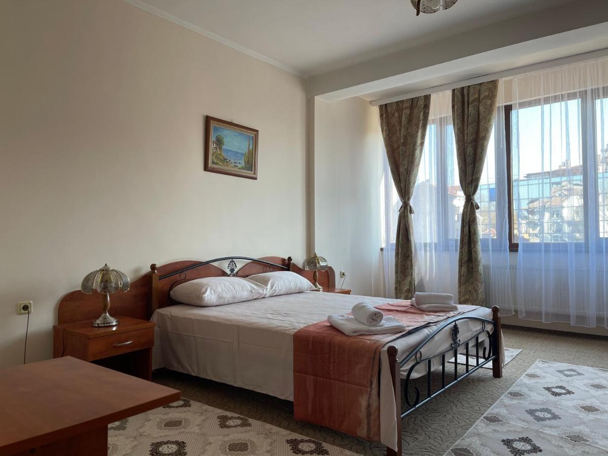 Хотел Сокол Plovdiv Esterno foto